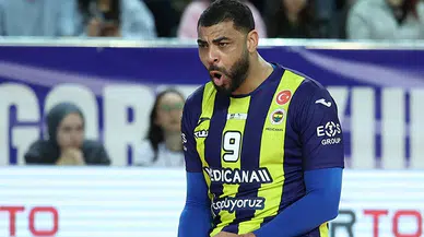 Fenerbahçe'de voleybol şubesinde ayrılık: Yıldız isimle yollar resmen ayrıldı