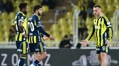 Fenerbahçeli futbolculara sezonun son maçında tribünlerden tepki