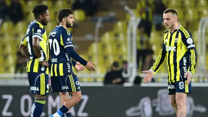 Kadıköy’de sezon finaline soğuk duş: Fenerbahçeli oyunculara tribünlerden sert tepki