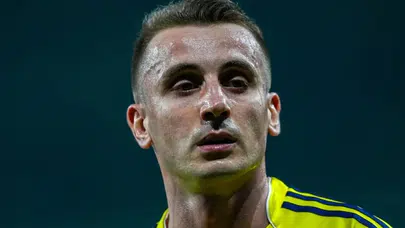 Sarı lacivertli formayla yeni sayfa: Kerem Aktürkoğlu'ndan taraftara söz!