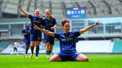 Tarihi şampiyonlukta sıra kupa töreninde: Fenerbahçe taraftarıyla buluşmaya hazırlanıyor