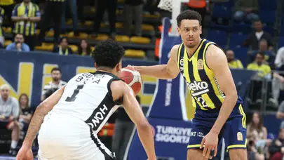 Fenerbahçe sahada gövde gösterisi yaptı: Seri eşitlendi