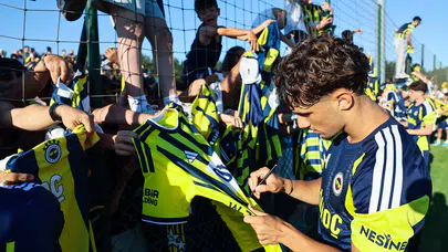 Fenerbahçe’de Topuk Yaylası mesaisi sürüyor! Akşam antrenmanına taraftarlardan yoğun ilgi