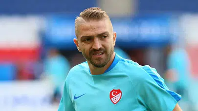Caner Erkin kramponlarını duvara astı