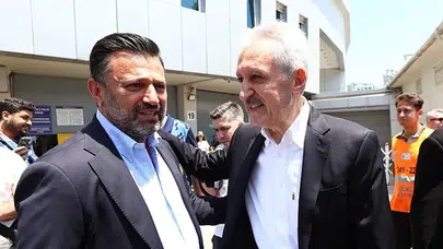 Kadıköy’de efsaneler geçidi: Sandığa damga vurdular