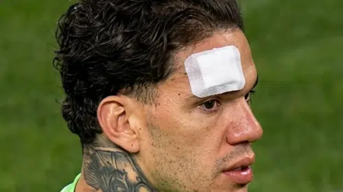 Fenerbahçe'den Ederson'a yönelik saldırıya sert yaptırım! 10 kişiye işlem başlatıldı