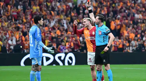 Fenerbahçe'de derbi faturası kesildi: Taraftarın hedefinde iki isim var