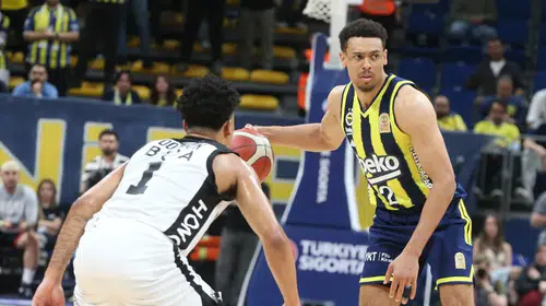 Fenerbahçe sahada gövde gösterisi yaptı: Seri eşitlendi