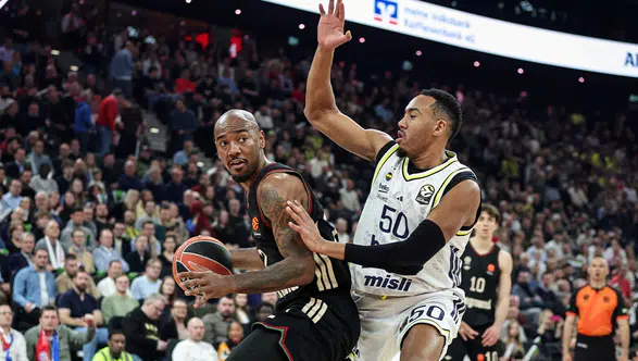 Sultanlar Ligi'nde nefesler tutuldu! VakıfBank ile Fenerbahçe Medicana final serisinde kozlarını paylaşıyor