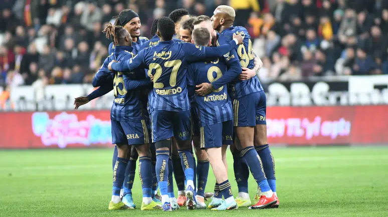 Fenerbahçe Kayseri'de şov yaptı: Yazarlar orta sahadaki 'Fransız devrimini' masaya yatırdı