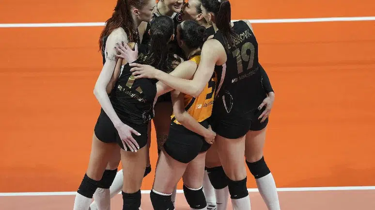 Fenerbahçe Voleybol'da yıkıldı!