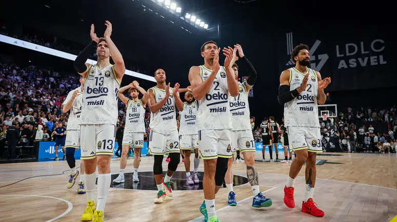 Fenerbahçe Beko Fransa'da moral tazeledi